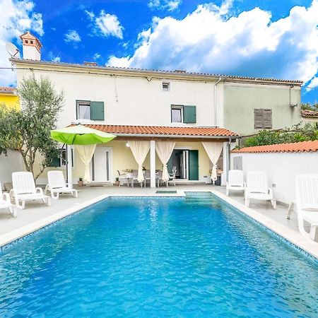 Holiday Home Olga With Pool &Pet Friendly Pula Luaran gambar