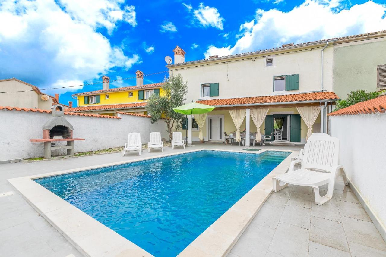 Holiday Home Olga With Pool &Pet Friendly Pula Luaran gambar