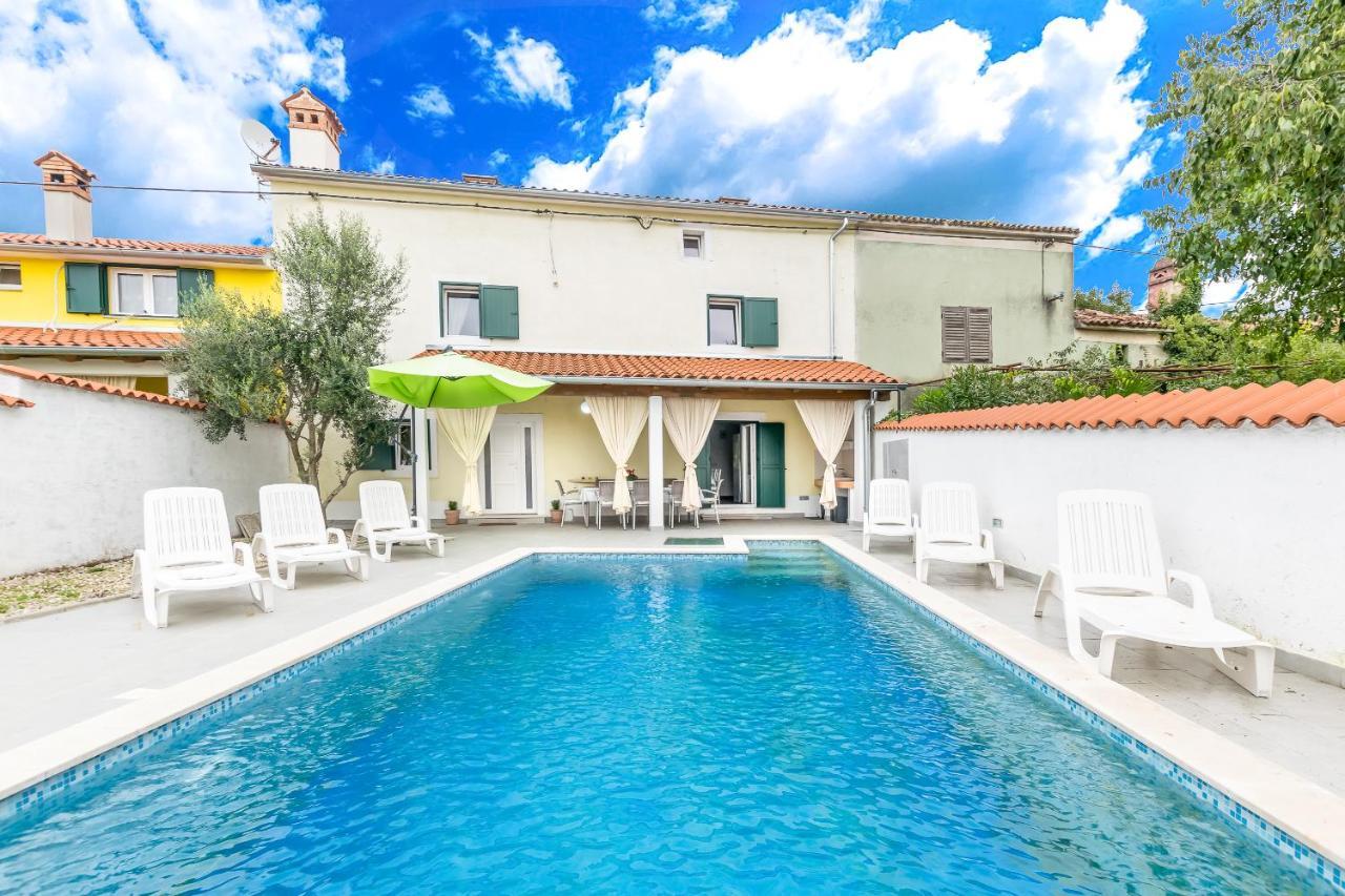 Holiday Home Olga With Pool &Pet Friendly Pula Luaran gambar