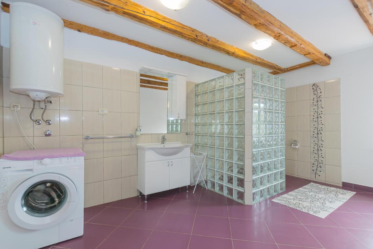Holiday Home Olga With Pool &Pet Friendly Pula Luaran gambar