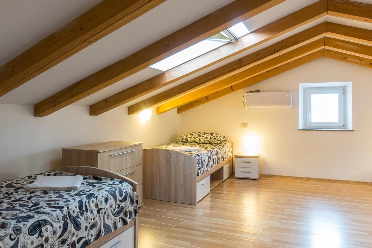 Holiday Home Olga With Pool &Pet Friendly Pula Luaran gambar
